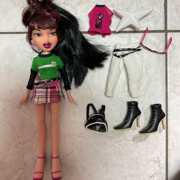 Bratz Funk Out Jade - Picture 1 of 8